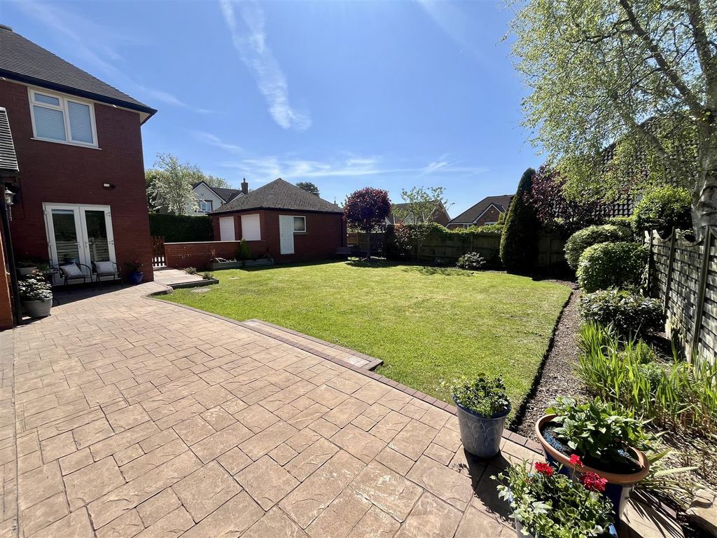 Additional image 2 of 5 bed detached house for salePark Lane, Congleton CW12