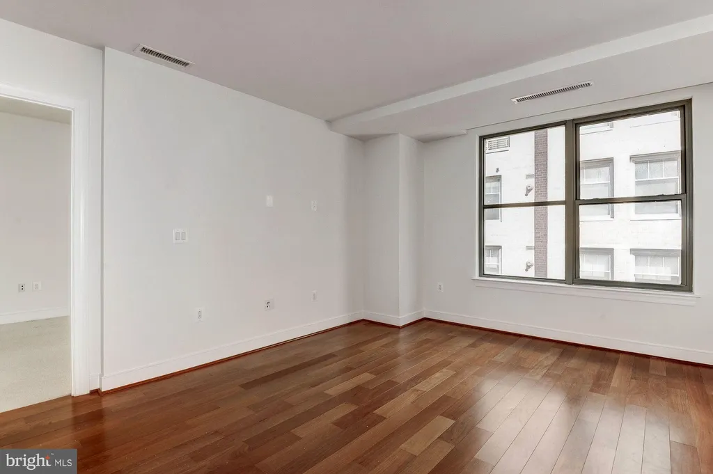 2425 L St NW Unit 635, Washington, DC 20037 photo 4