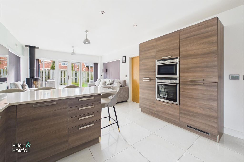 Additional image 6 of 4 bed detached house for saleGrenfell Gardens, Colne BB8
