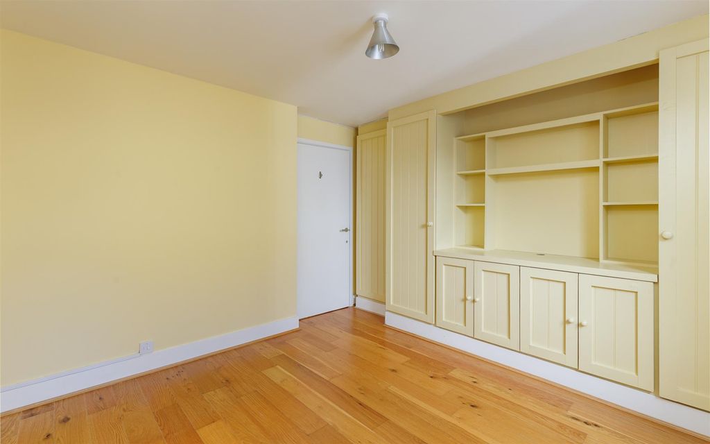 Additional image 9 of 2 bed flat for saleCowes, Isle Of Wight PO31