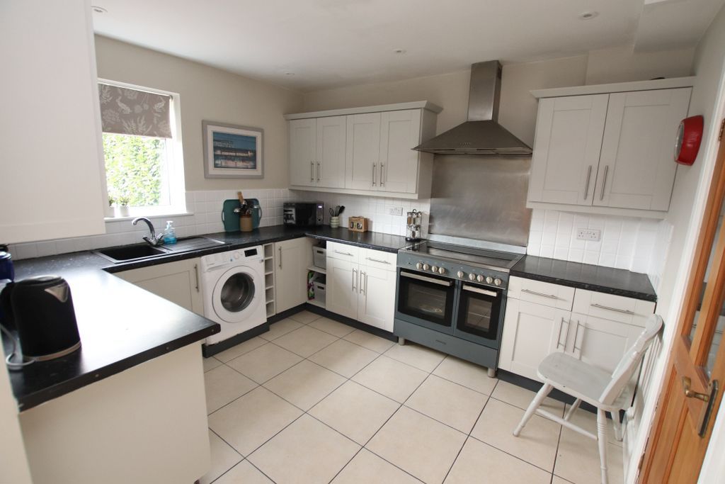 4 bed detached house for saleLinks Road, Cleethorpes DN35 photo 4