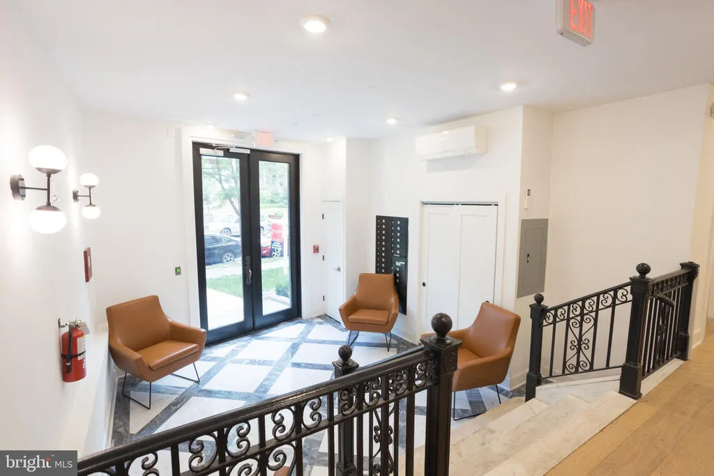 Additional image 3 of 2869 28th St NW Unit 2, Washington, DC 20008