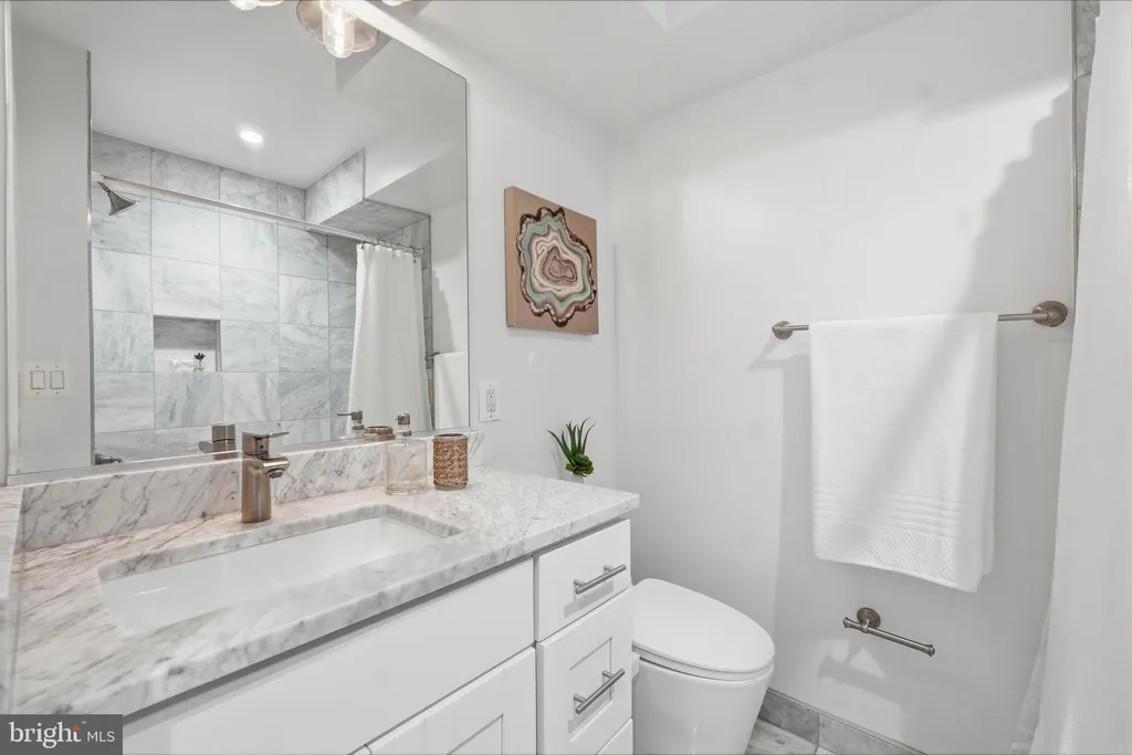 Additional image 27 of 401 11th Street SE, Washington, DC 20003