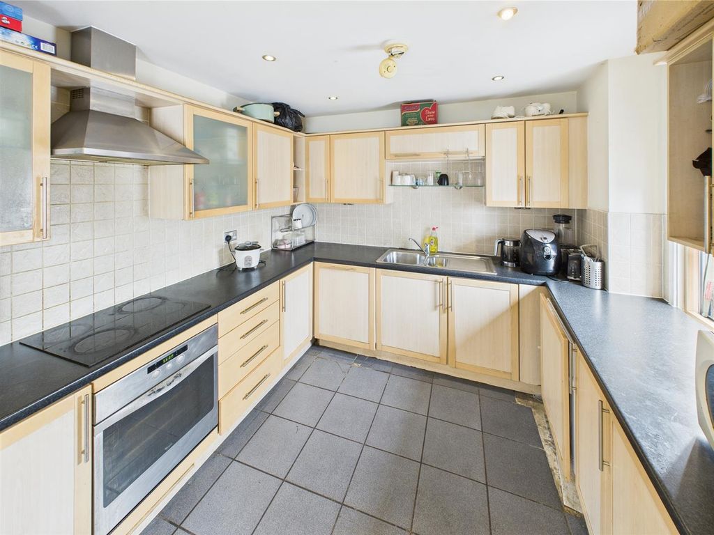 4 bed flat for salePriory Place, City Centre, Coventry CV1 photo 3