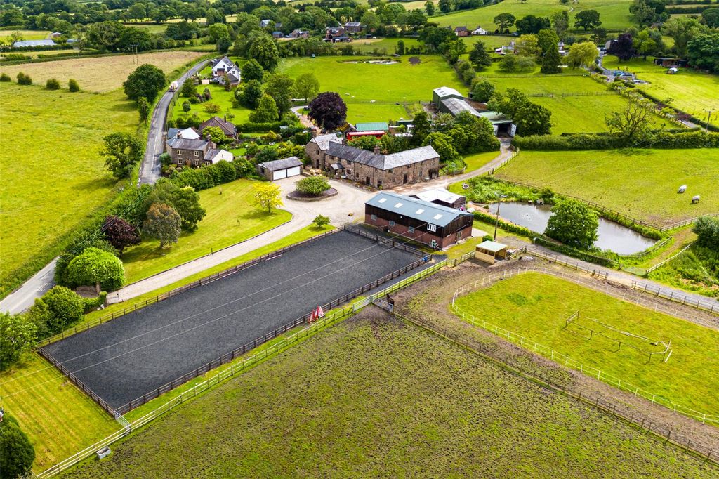 7 bed equestrian for saleCongleton, Cheshire CW12 photo 2