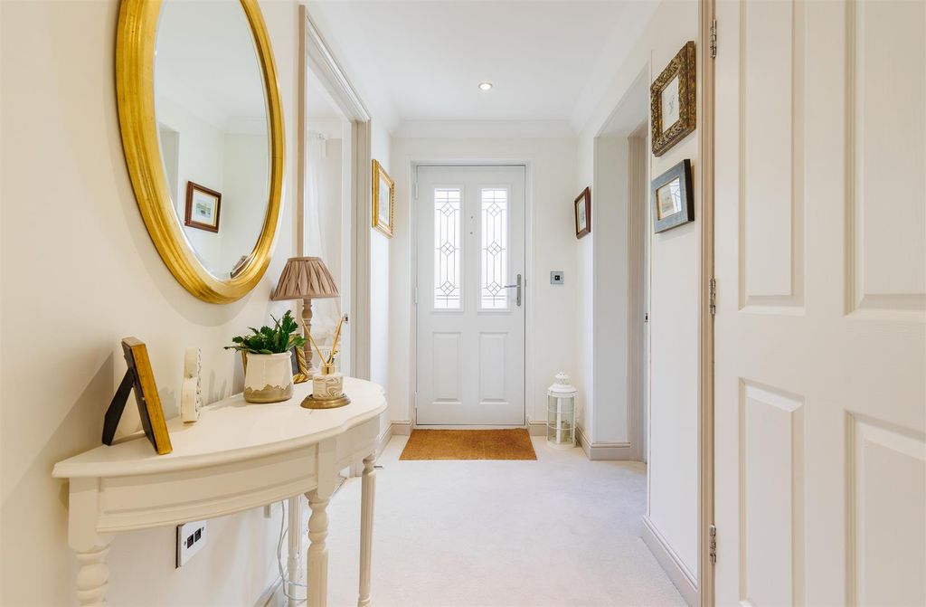 Additional image 12 of 3 bed flat for saleCowes, Isle Of Wight PO31