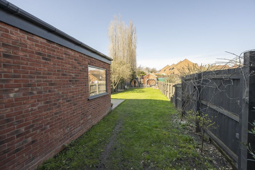 Additional image 35 of 5 bed property for saleCompton Road, Cradley Heath B64