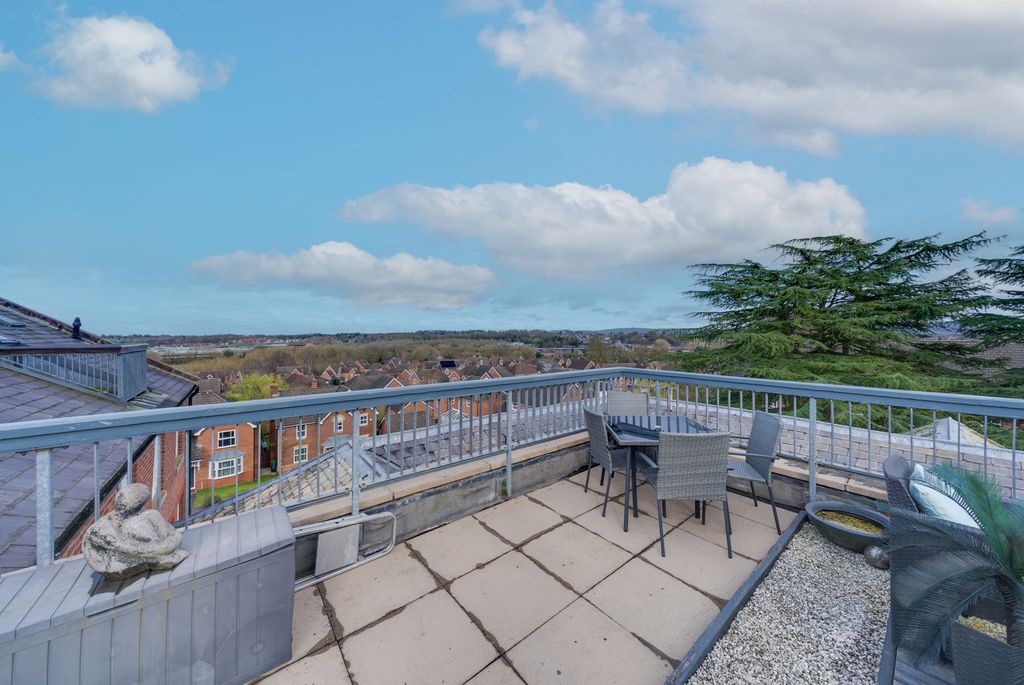 Additional image 3 of 3 bed flat for saleWestholme Close, Congleton CW12