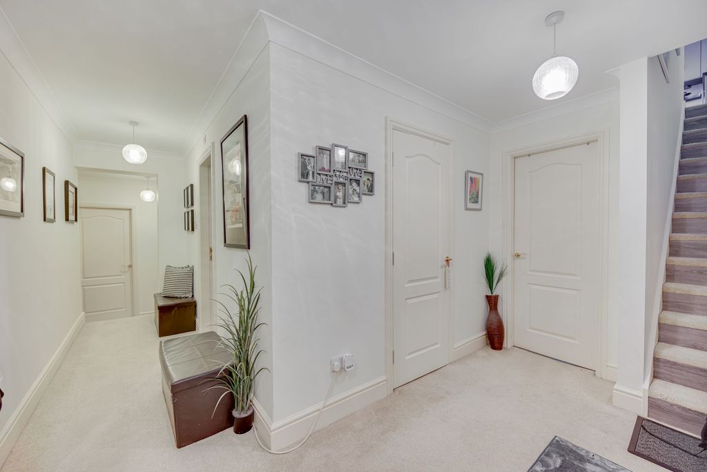Additional image 7 of 3 bed flat for saleWestholme Close, Congleton CW12