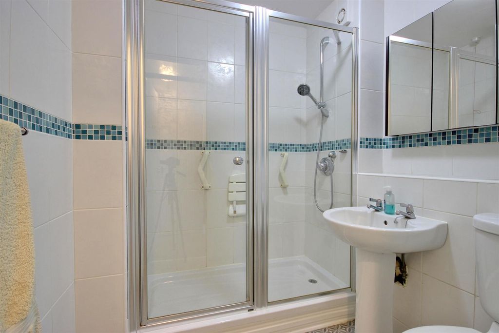 Additional image 10 of 2 bed flat for saleApplegarth Mews, Crescent Street, Cottingham HU16