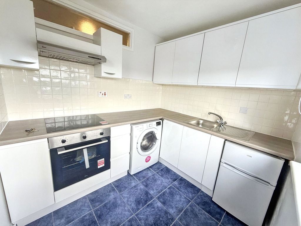 2 bed flat for saleWinshields, Cramlington NE23 photo 4