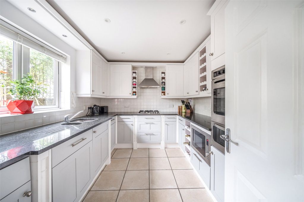 Additional image 5 of 3 bed flat for saleFieldgate Court, 42 Portsmouth Road, Cobham, Surrey KT11