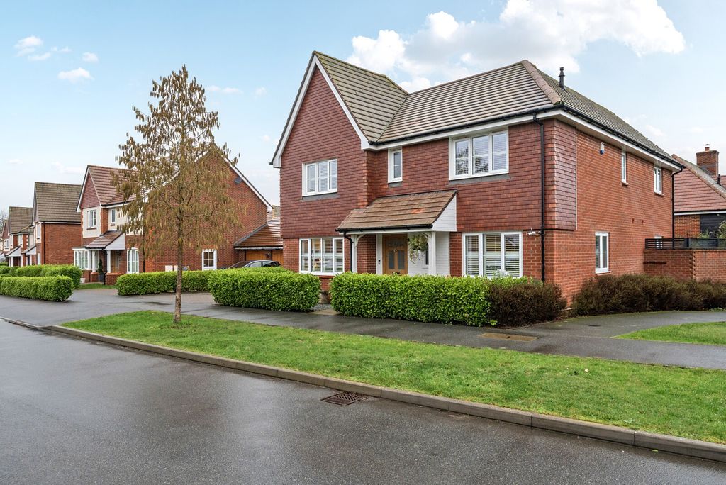 Additional image 21 of 4 bed detached house for saleLonghurst Avenue, Cranleigh GU6