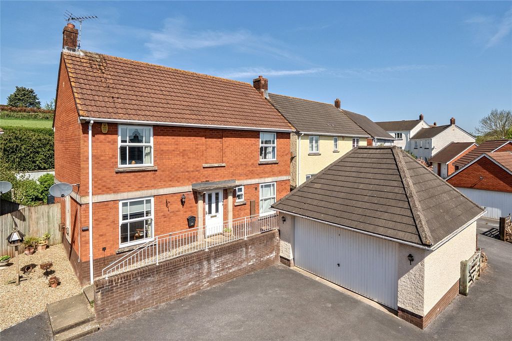 4 bed detached house for saleCromwells Meadow, Crediton, Devon EX17