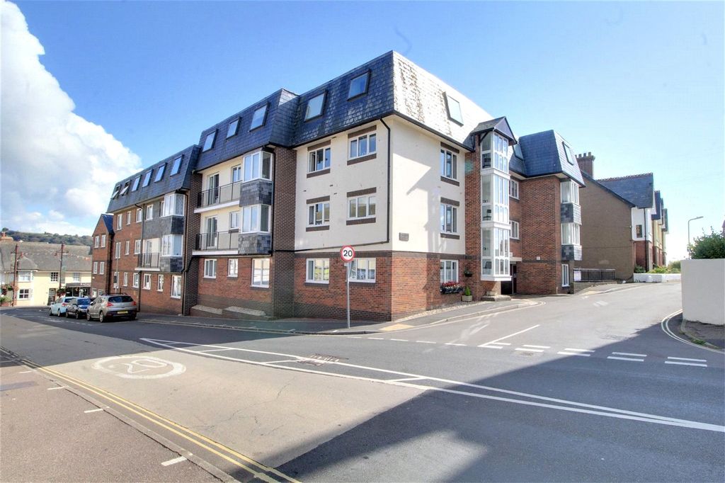2 bed flat for saleTanyards Court, Beer Road, Seaton, Devon EX12