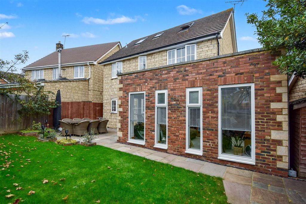 Additional image 25 of 6 bed detached house for saleNN17, Bramblewood Road, Weldon