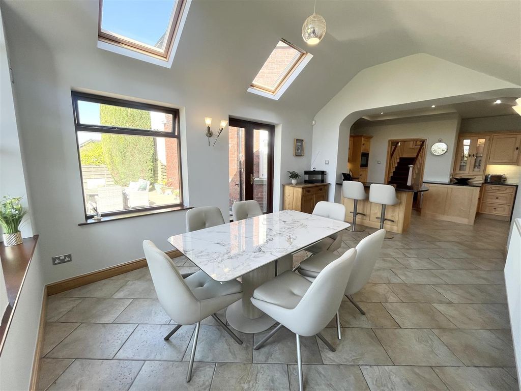 Additional image 6 of 5 bed detached house for salePark Lane, Congleton CW12