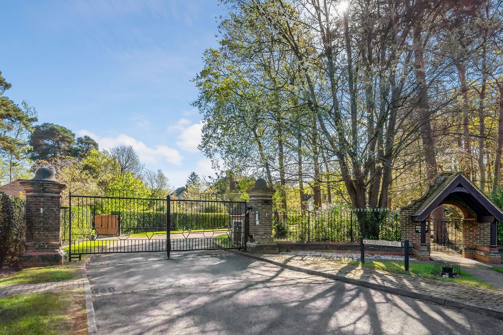 Additional image 23 of 5 bed detached house for saleSandringham Park, Surrey KT11
