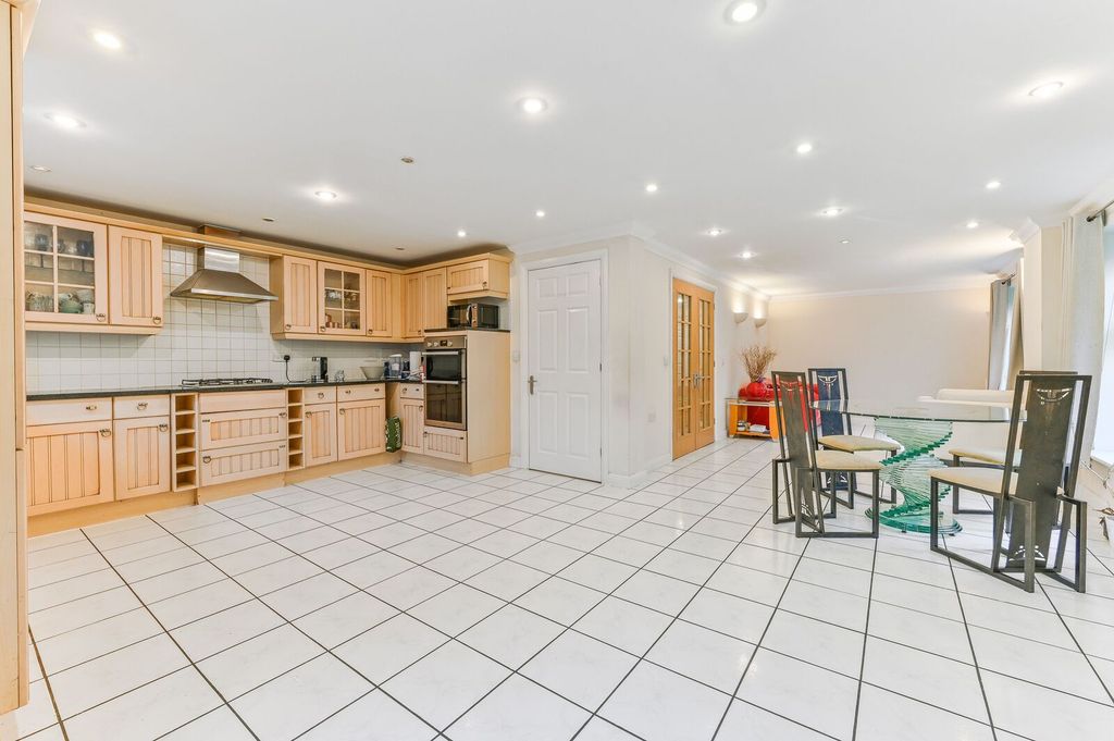 Additional image 6 of 5 bed detached house for saleWater Mead, Coulsdon, Chipstead CR5