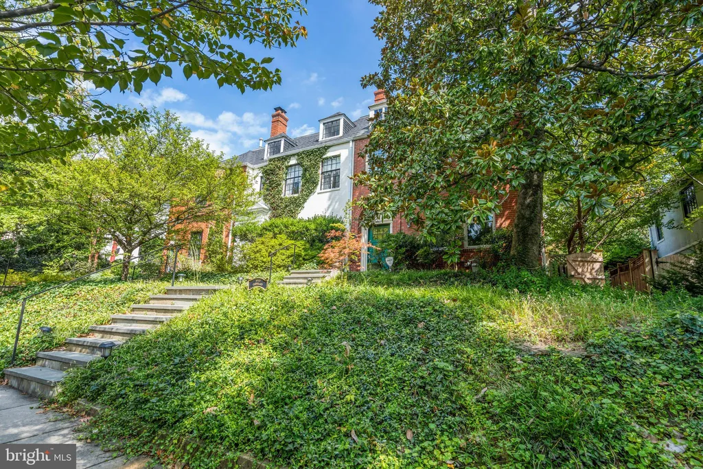 3313 Cleveland Avenue NW, Washington, DC 20008