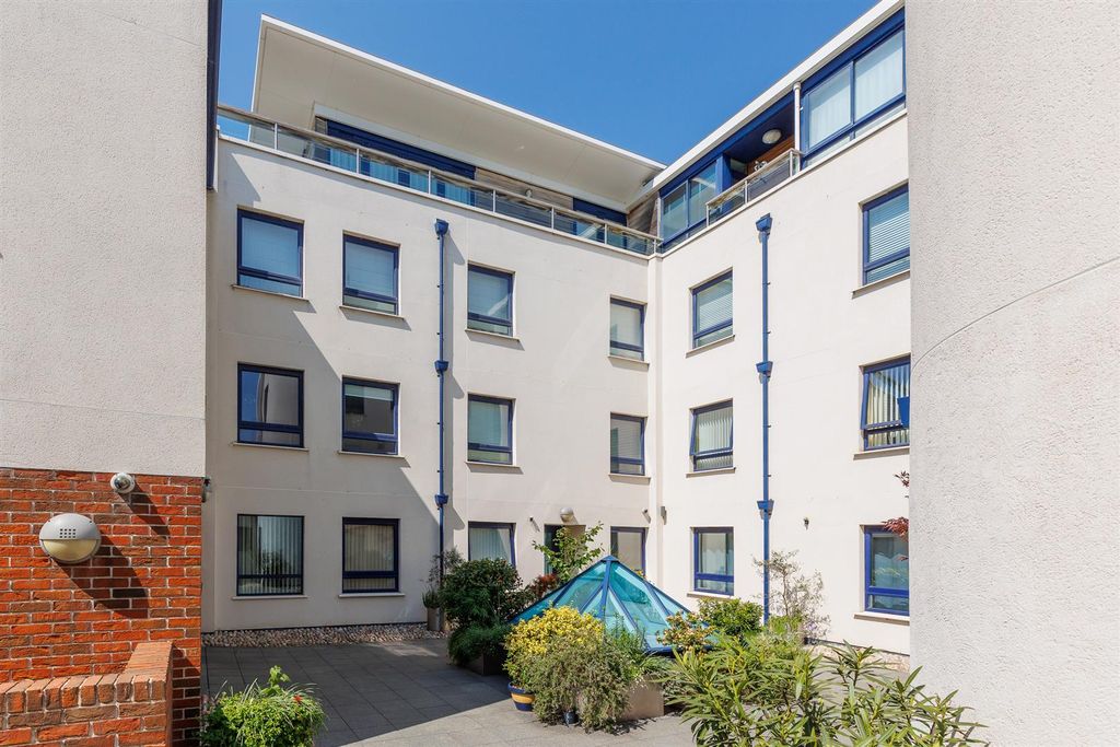 Additional image 20 of 2 bed flat for saleCowes, Isle Of Wight PO31