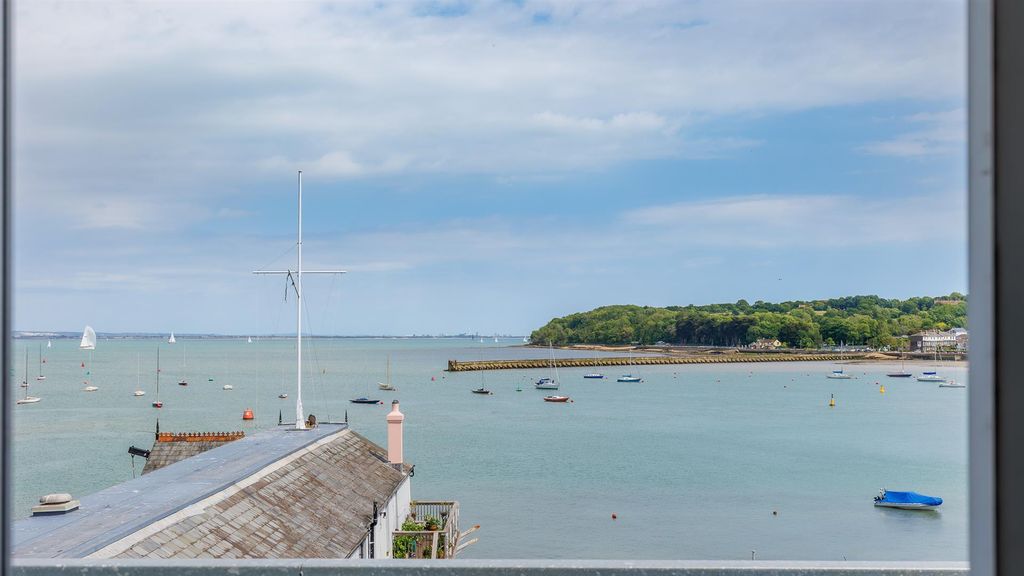 Additional image 24 of 5 bed terraced house for saleCowes, Isle Of Wight PO31
