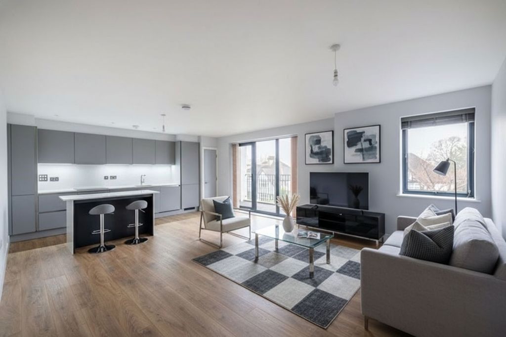 2 bed flat for saleCoulsdon Road, Cherry Blossom Court CR5 photo 2