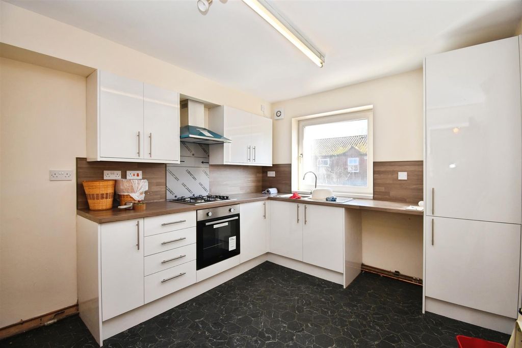 Additional image 3 of 2 bed flat for saleElm Tree Court, Cottingham HU16