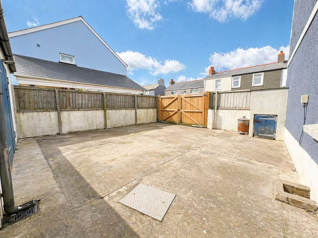 Additional image 10 of 2 bed flat for saleKensington Road, Neyland, Milford Haven, Pembrokeshire SA73