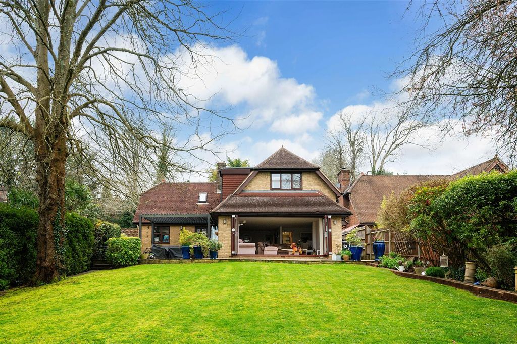 4 bed detached house for saleWoodfield Hill, Chipstead CR5