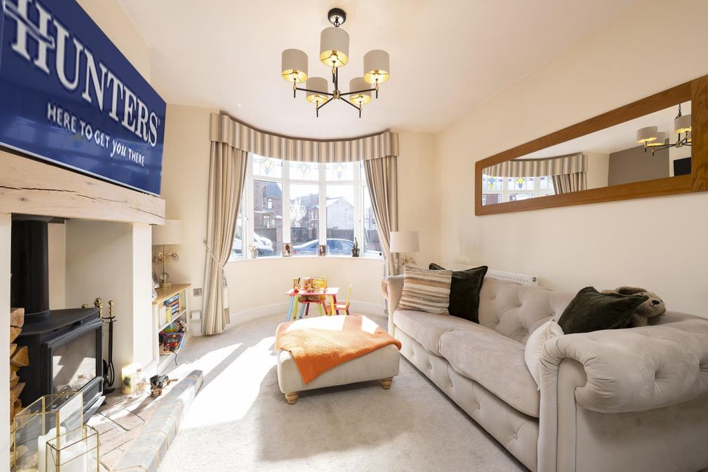 Additional image 4 of 5 bed property for saleCompton Road, Cradley Heath B64