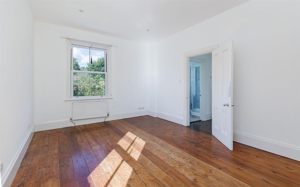 Additional image 19 of 5 bed detached house for saleCowes, Isle Of Wight PO31