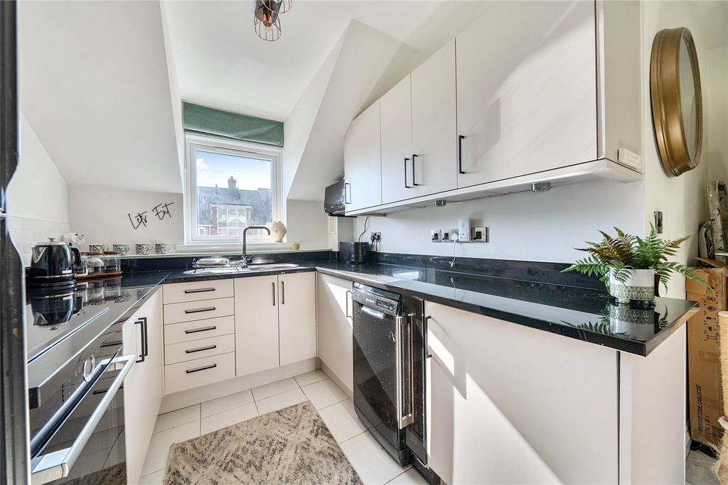 Additional image 3 of 2 bed flat for saleParliament Square, Parliament Street, Crediton, Devon EX17