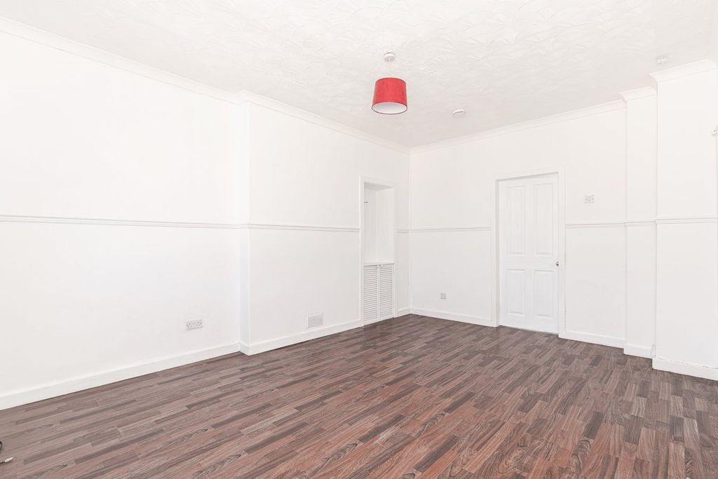 Additional image 5 of 2 bed flat for saleSmall Street, Lochgelly KY5