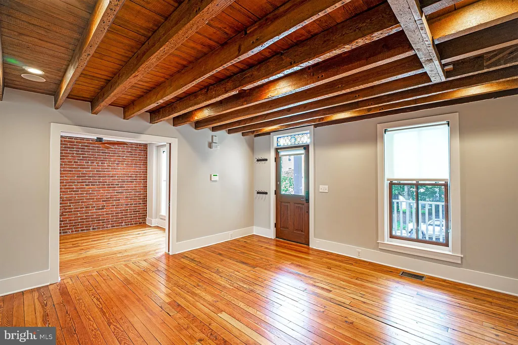 325 D Street SE, Washington, DC 20003 photo 5