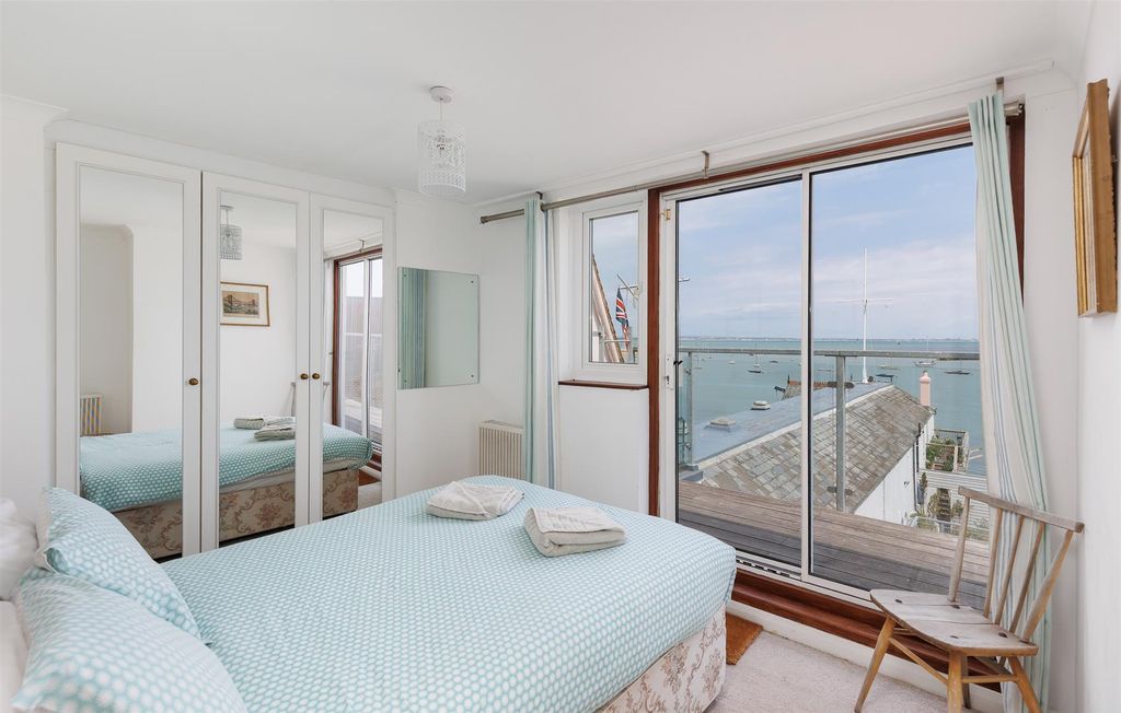 Additional image 11 of 5 bed terraced house for saleCowes, Isle Of Wight PO31