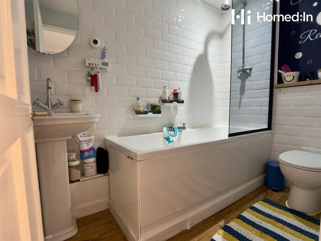 Additional image 19 of 2 bed flat for saleHailey Place, Cranleigh GU6