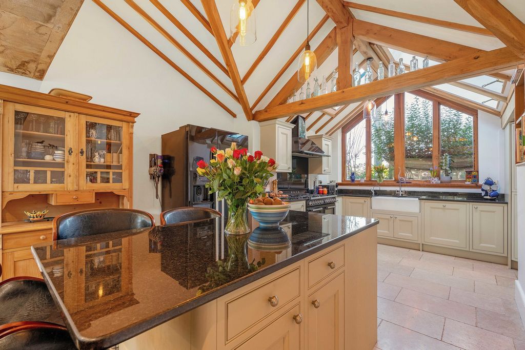 6 bed detached house for saleLower End, Bubbenhall, Coventry Warwickshire CV8 photo 4