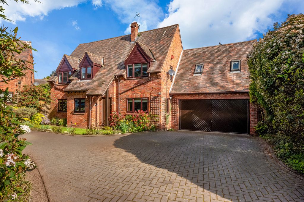 4 bed detached house for saleChurch Lane, Stoneleigh Warwickshire CV8