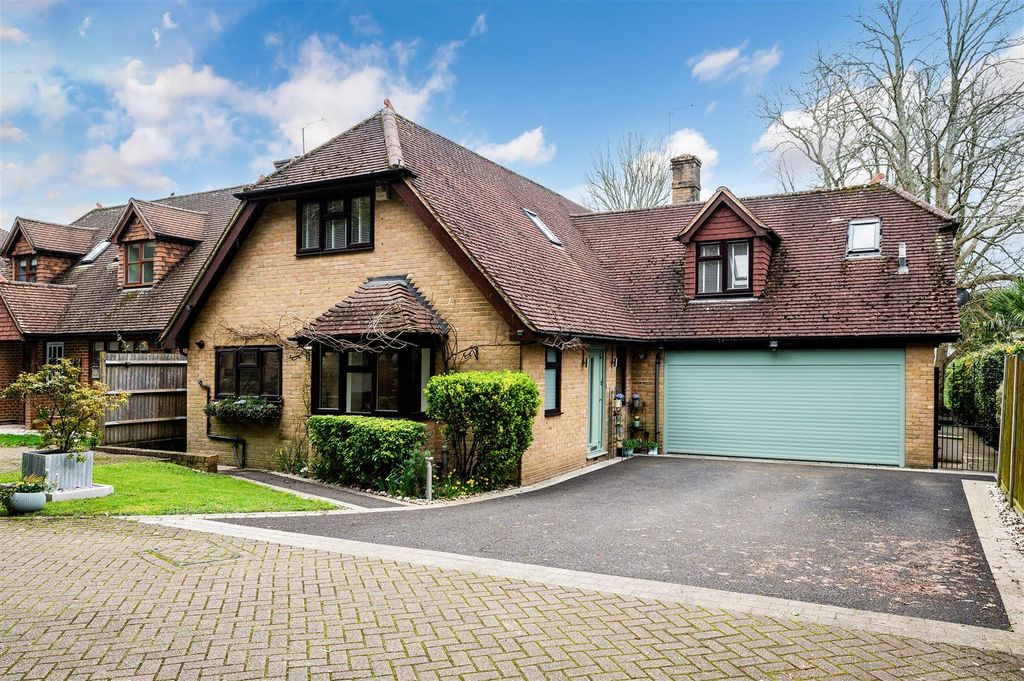 Additional image 34 of 4 bed detached house for saleWoodfield Hill, Chipstead CR5