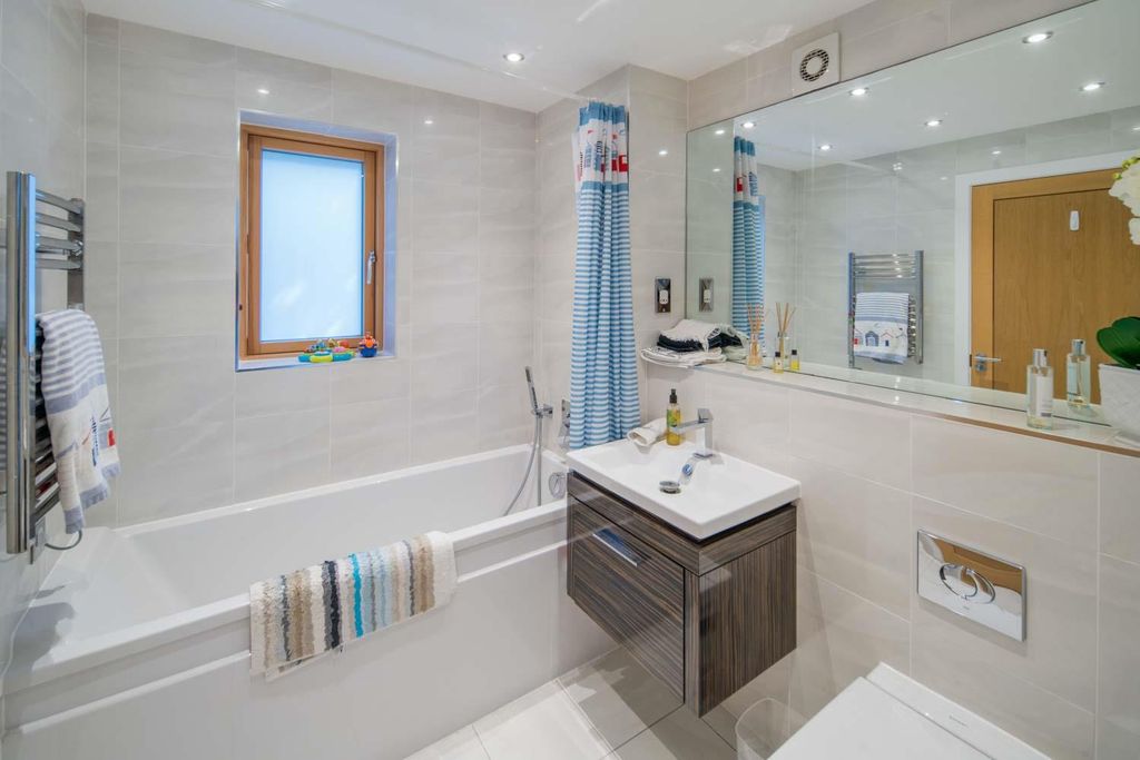 Additional image 7 of 4 bed semi-detached house for saleCowes, Isle Of Wight PO31
