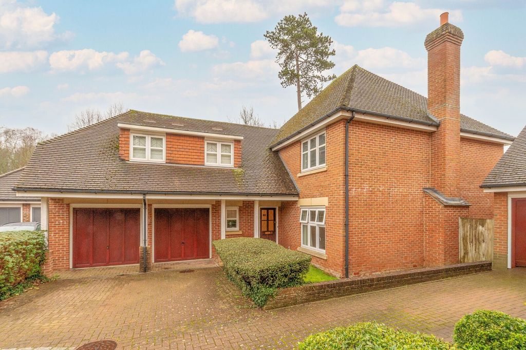 Additional image 23 of 5 bed detached house for saleWater Mead, Coulsdon, Chipstead CR5