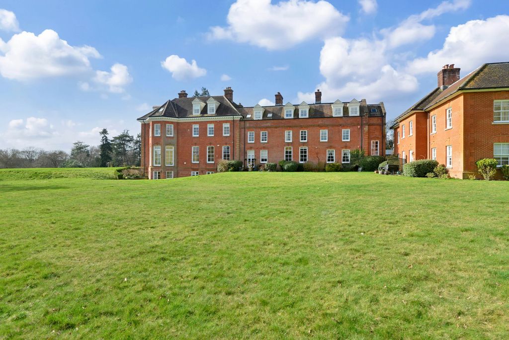Additional image 5 of 2 bed flat for saleElmbridge Road, Cranleigh GU6