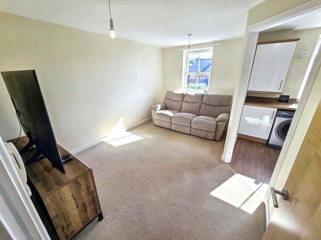 2 bed flat for saleHexham NE46 photo 2