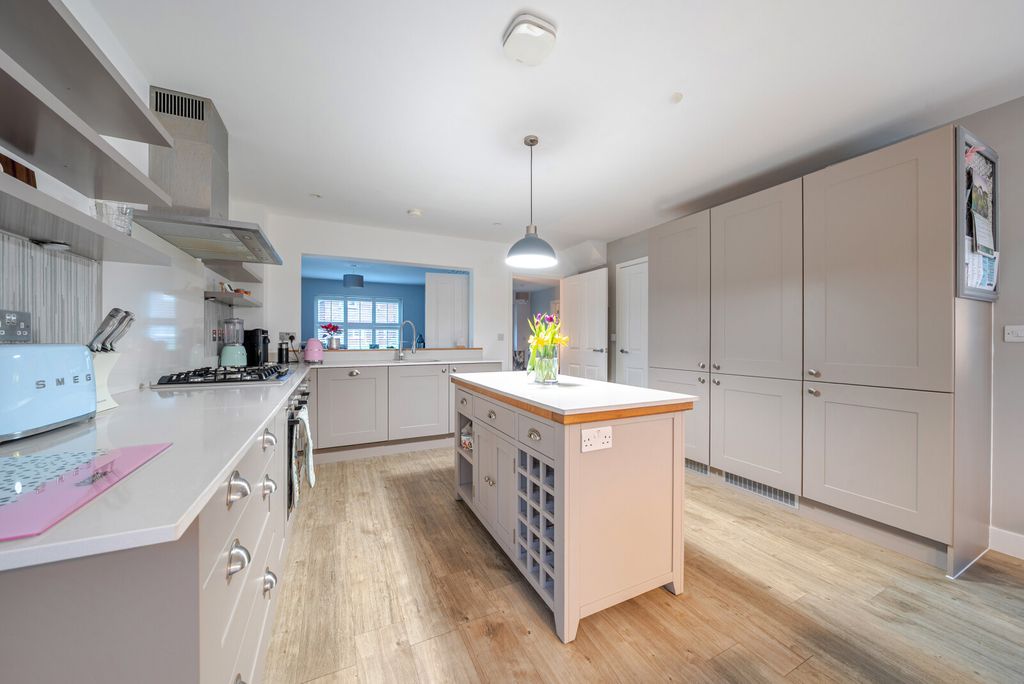 Additional image 12 of 4 bed detached house for saleLonghurst Avenue, Cranleigh GU6