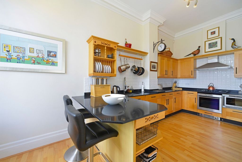 Additional image 9 of 2 bed flat for saleElmbridge Road, Cranleigh GU6