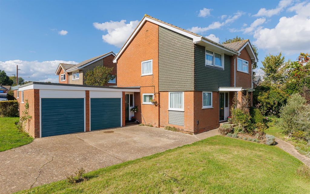 4 bed detached house for saleImmaculate Home - Reynolds Close, Cowes PO31