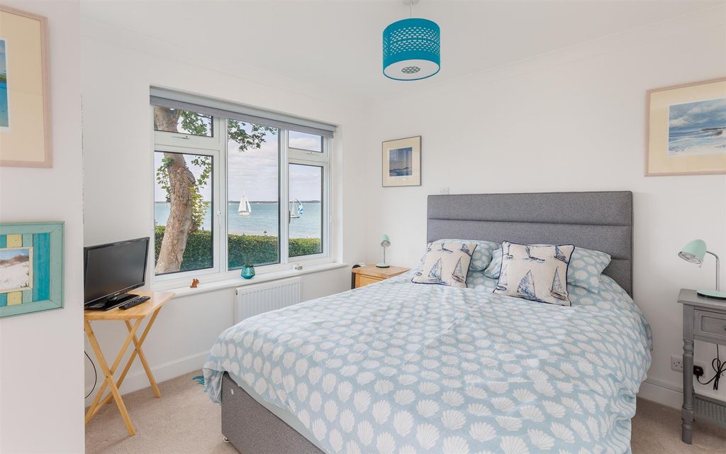 Additional image 12 of 2 bed flat for saleCowes, Isle Of Wight PO31