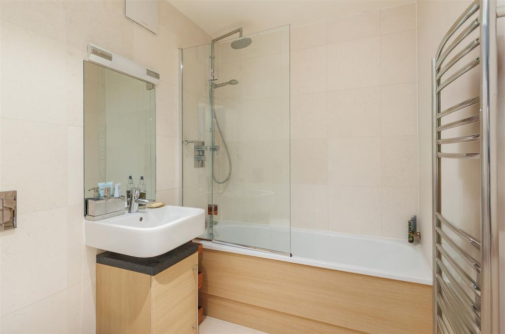 Additional image 13 of 3 bed flat for saleCowes, Isle Of Wight PO31