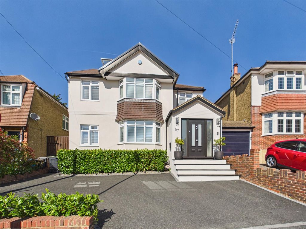 5 bed detached house for saleMead Way, Coulsdon CR5